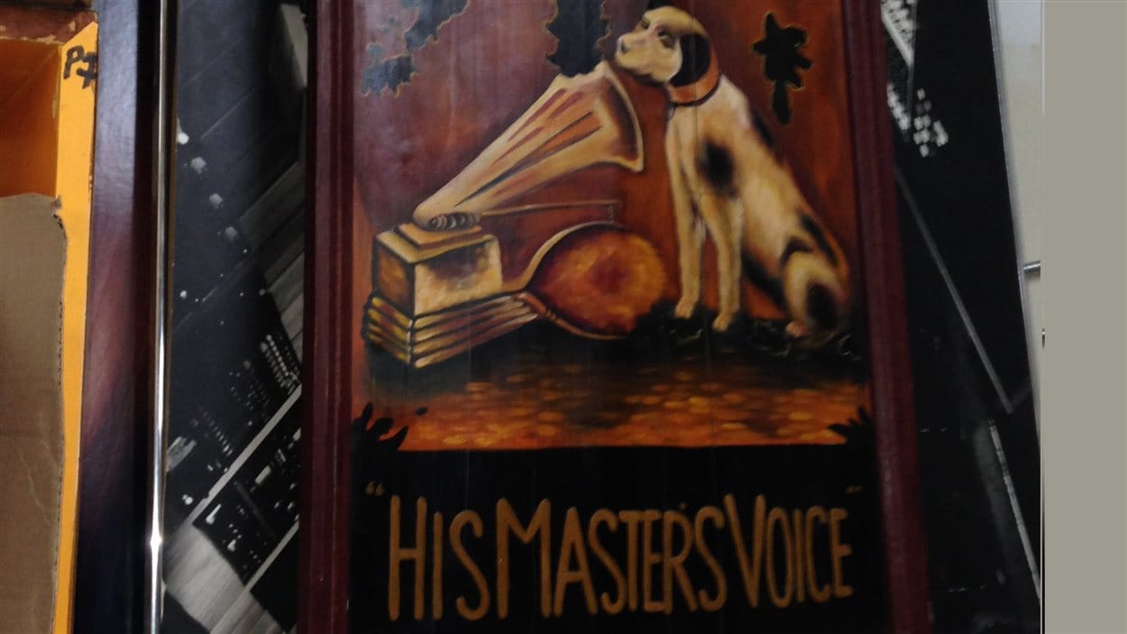 Le chien Nipper de RCA Le chien Nipper de RCA