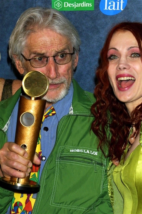 Gilles Carle avec Chloé Sainte-Marie lorsqu'il a reçu le Jutra-hommage en 2001 Gilles Carle avec Chloé Sainte-Marie lorsqu'il a reçu le Jutra-hommage en 2001