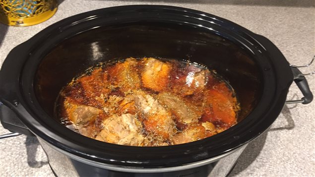 Les filets de porc après une nuit de cuisson Les filets de porc après une nuit de cuisson