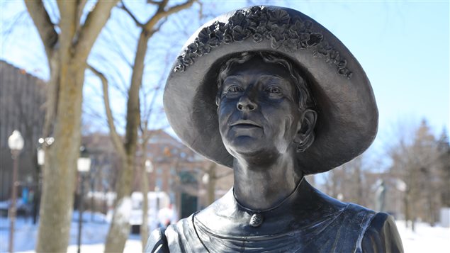 Le Monument en hommage aux femmes en politique (Idola St-Jean) à Québec Le Monument en hommage aux femmes en politique (Idola St-Jean) à Québec