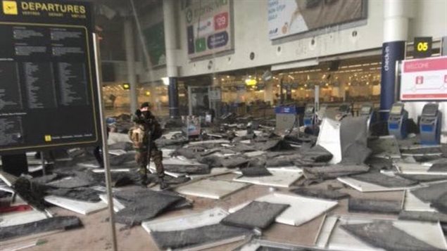 Deux explosions se sont produites à l'aéroport de Bruxelles. Deux explosions se sont produites à l'aéroport de Bruxelles.