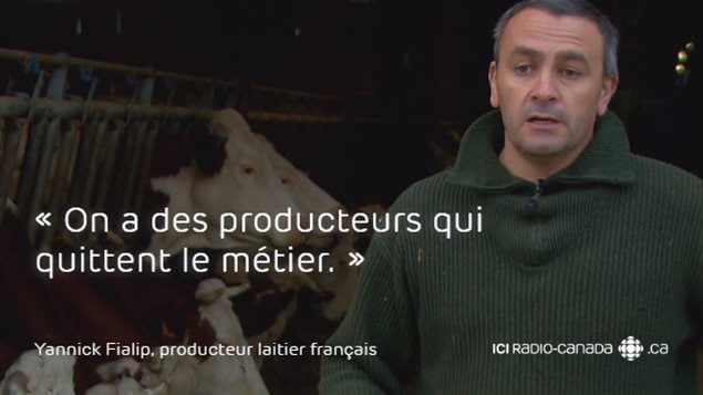 « On a des producteurs qui quittent le métier », déplore Yannick Fialip, propriétaire d'un troupeau laitier à Espalem, en Haute-Loire « On a des producteurs qui quittent le métier », déplore Yannick Fialip, propriétaire d'un troupeau laitier à Espalem, en Haute-Loire