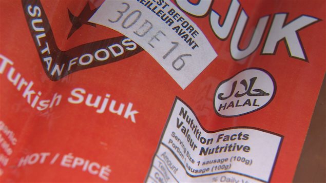 Les producteurs ne pourront plus seulement écrire que leur produit est halal. Les producteurs ne pourront plus seulement écrire que leur produit est halal.