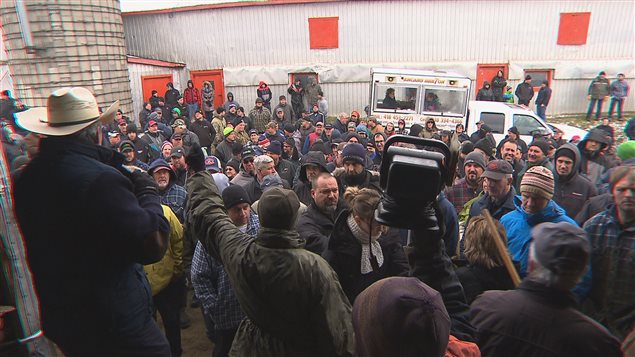 L'encan mené par Luc Breton à la ferme de Denis Bilodeau, qui prend sa retraite L'encan mené par Luc Breton à la ferme de Denis Bilodeau, qui prend sa retraite