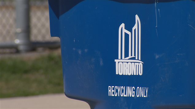 L'Ontario a mis sur pied un des premiers systèmes de boîtes bleues au monde L'Ontario a mis sur pied un des premiers systèmes de boîtes bleues au monde