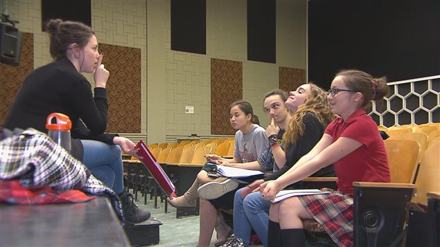 Les élèves du Séminaire de Chicoutimi ont quatre jours de classe. Leur horaire du vendredi est souvent rempli, de nombreux se rendent à l'école. Les élèves du Séminaire de Chicoutimi ont quatre jours de classe. Leur horaire du vendredi est souvent rempli, de nombreux se rendent à l'école.