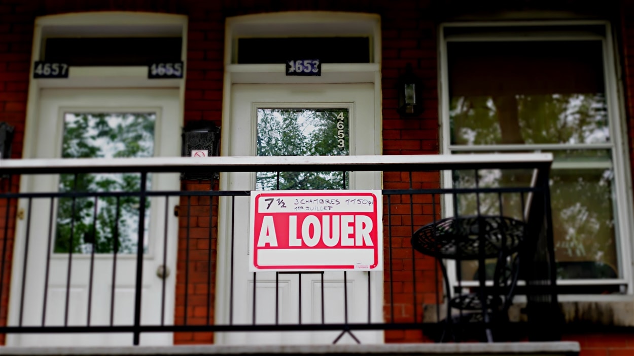 Des propriétaires immobiliers au Québec voudraient bien pouvoir exiger un dépôt de garantie de leurs locataires au moment de signer un bail. Détails avec le journaliste Alexandre Duval.
Des propriétaires immobiliers au Québec voudraient bien pouvoir exiger un dépôt de garantie de leurs locataires au moment de signer un bail. Détails avec le journaliste Alexandre Duval.