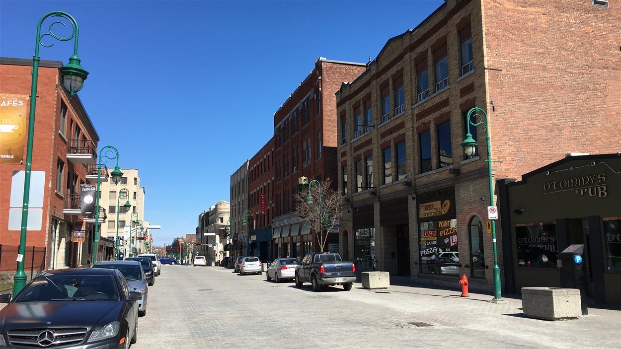 La rue Wellington Sud à Sherbrooke (printemps 2016) La rue Wellington Sud à Sherbrooke (printemps 2016)