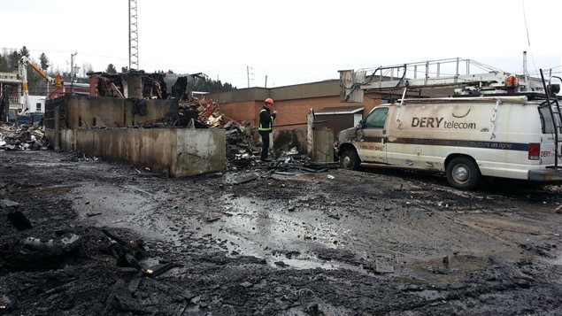 L'immeuble de l'entreprise Dery Telecom a été ravagé par les flammes. L'immeuble de l'entreprise Dery Telecom a été ravagé par les flammes.