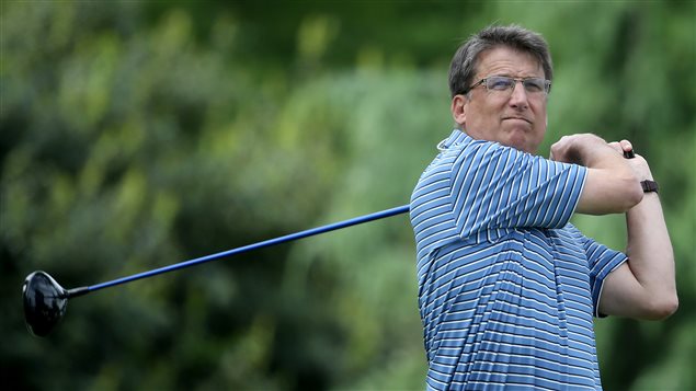 Le gouverneur de la Caroline du Nord, Pat McCrory, jouant au golf, le 4 mai dernier Le gouverneur de la Caroline du Nord, Pat McCrory, jouant au golf, le 4 mai dernier