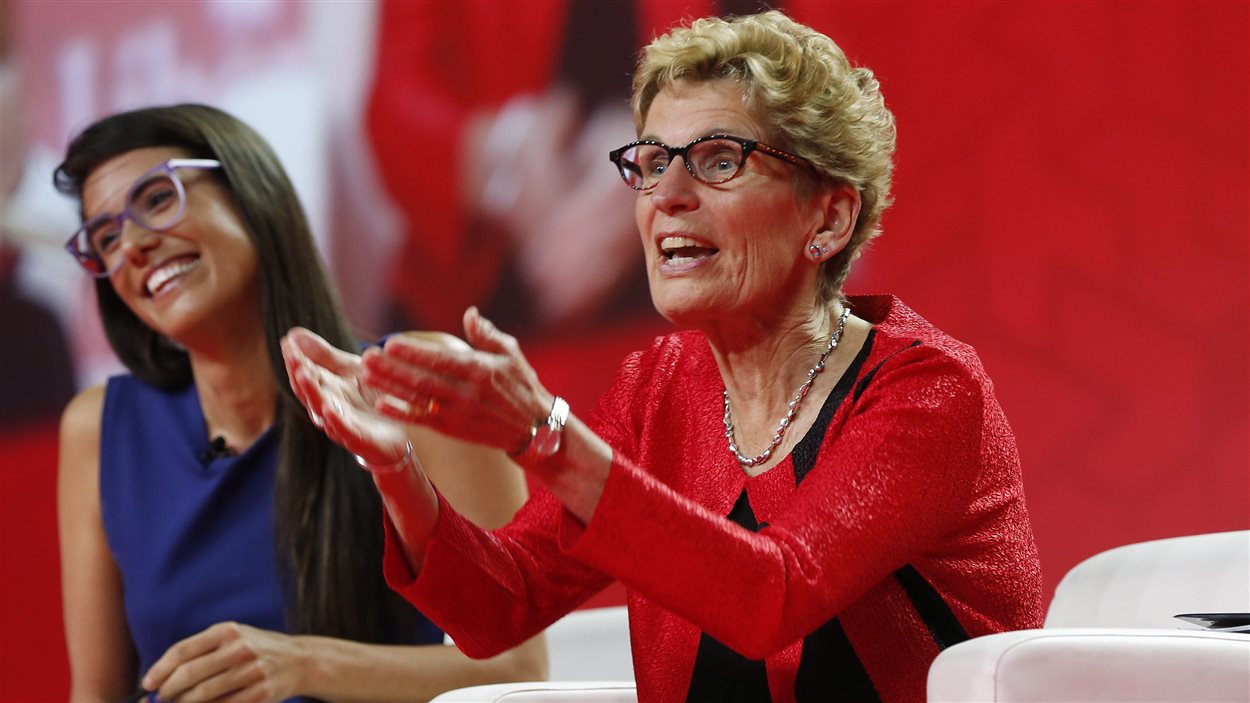 Kathleen Wynne au congrès libéral à Winnipeg. Kathleen Wynne au congrès libéral à Winnipeg.