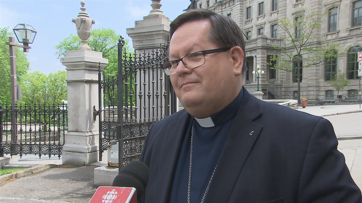 Le cardinal Gérald Cyprien Lacroix craint la banalisation de l'aide médicale à mourir. Le cardinal Gérald Cyprien Lacroix craint la banalisation de l'aide médicale à mourir.