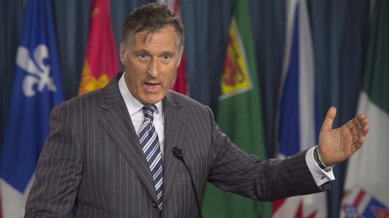 Le député conservateur Maxime Bernier change son fusil d'épaule et pourfend la gestion de l'offre en agriculture. Le député conservateur Maxime Bernier change son fusil d'épaule et pourfend la gestion de l'offre en agriculture.