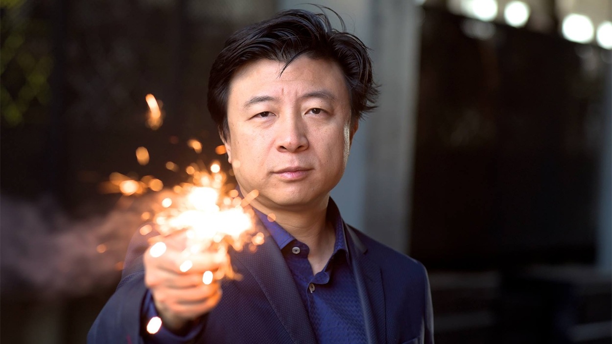 L'ex-étudiant dissident chinois Shen Tong, l'une des personnalités qui font partie de l'exposition 25x la révolte, d'Hugo Latulippe. L'ex-étudiant dissident chinois Shen Tong, l'une des personnalités qui font partie de l'exposition 25x la révolte, d'Hugo Latulippe.
