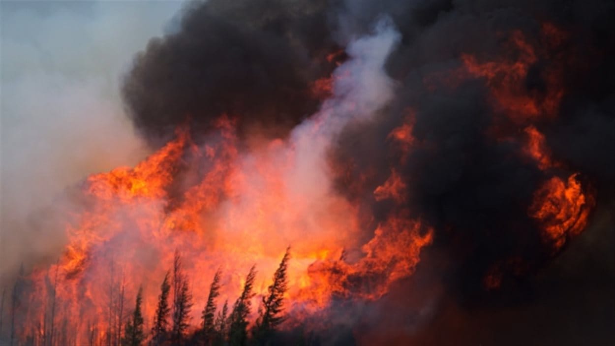 Les feux de forêt de Fort McMurray sont maintenant contenus. Les feux de forêt de Fort McMurray sont maintenant contenus.
