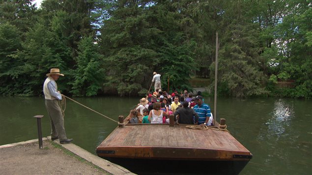 Une traversée en bateau au village Upper Canada. Une traversée en bateau au village Upper Canada.