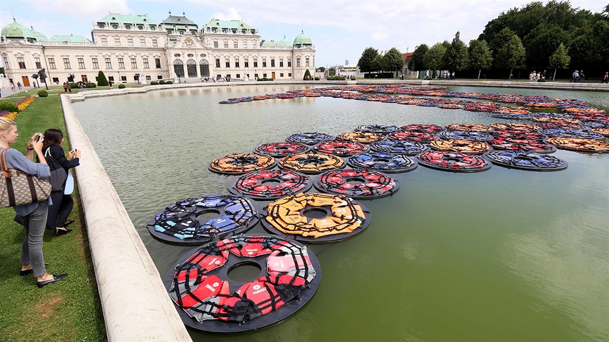 L'installation « F Lotus » d'Ai Weiwei aux jardins du Belvédère à Vienne, en Autriche L'installation « F Lotus » d'Ai Weiwei aux jardins du Belvédère à Vienne, en Autriche