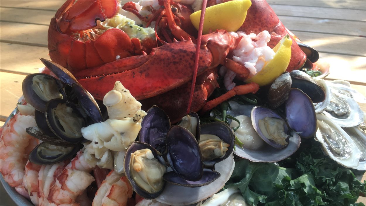 Plateau de fruits de mer de saison Par ici l'été ICI RadioCanada.ca