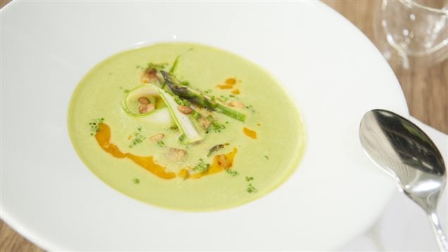 Soupe d’asperges toute garnie Soupe d’asperges toute garnie