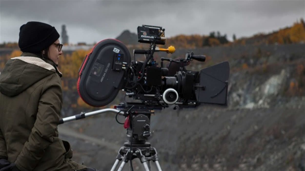 La réalisatrice Chloé Robichaud en tournage de Pays La réalisatrice Chloé Robichaud en tournage de Pays