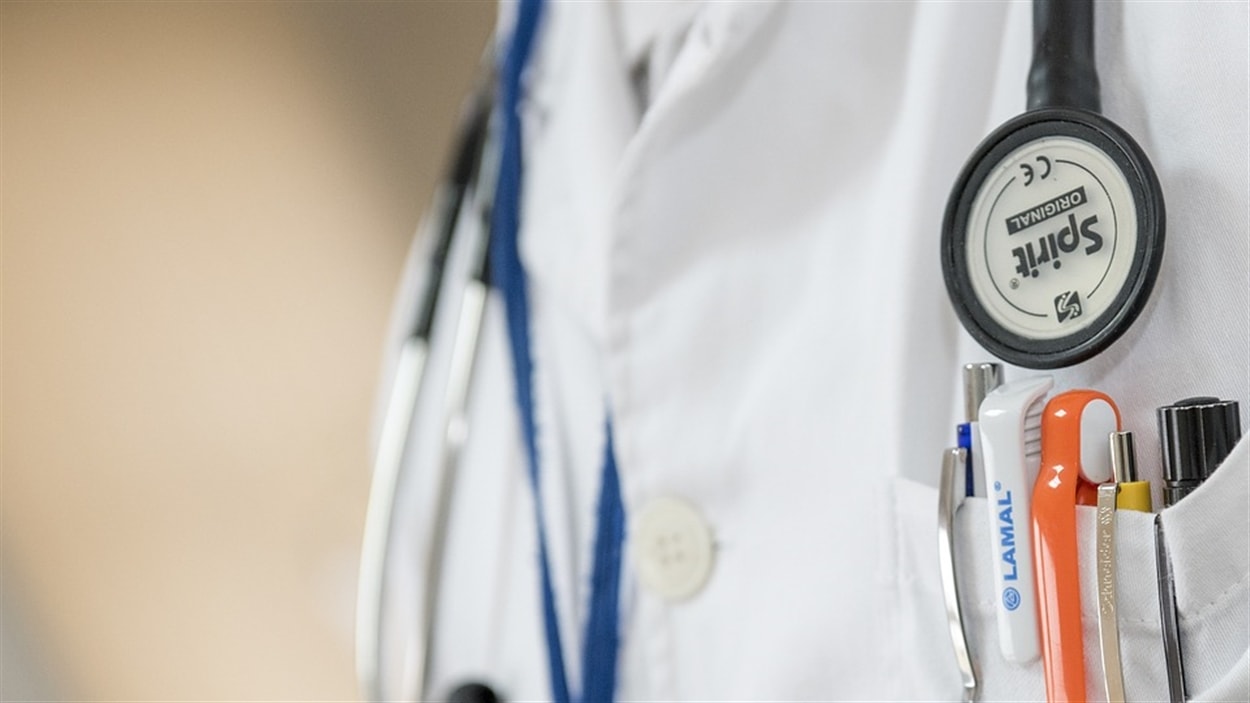 Un médecin Un médecin