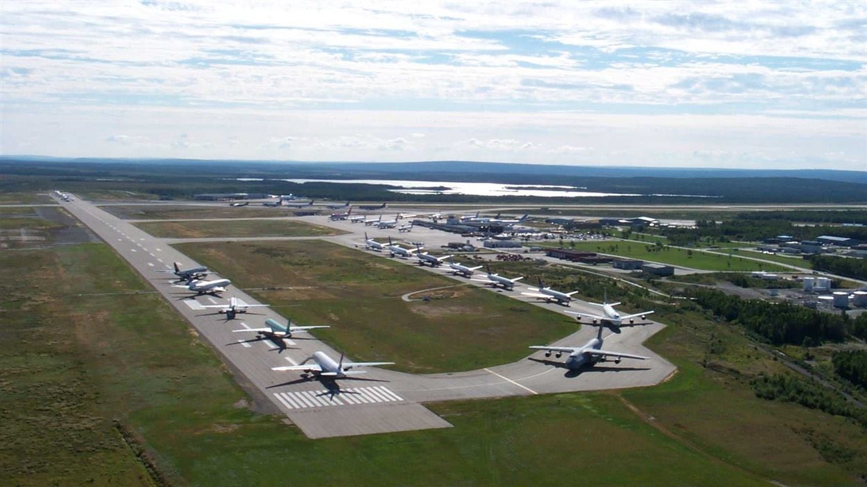 L'aéroport de Gander, à Terre-Neuve-et-Labrador, le 11 septembre 2001 L'aéroport de Gander, à Terre-Neuve-et-Labrador, le 11 septembre 2001