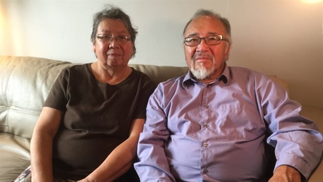 Barbara et Raphael Fobister de Grassy Narrows n'ont plus de sensation au bout de leurs orteils et de leurs doigts. Barbara et Raphael Fobister de Grassy Narrows n'ont plus de sensation au bout de leurs orteils et de leurs doigts.