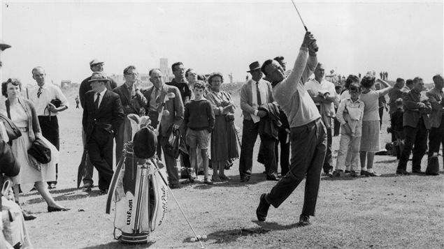 Arnold Palmer à l'entraînement à l'Omnium britannique, en 1962 au Royal Birkdale Arnold Palmer à l'entraînement à l'Omnium britannique, en 1962 au Royal Birkdale