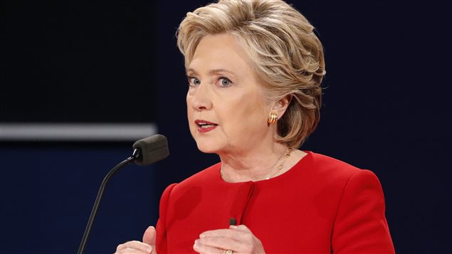 Hillary Clinton, prenant la parole au cours du premier débat présidentiel, dans l'État de New York.