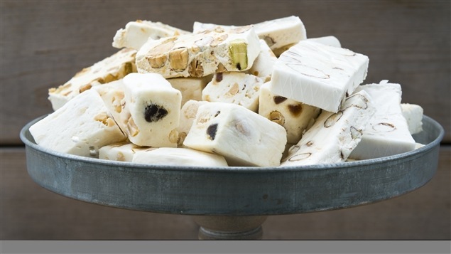 Nougat au miel et aux amandes Nougat au miel et aux amandes