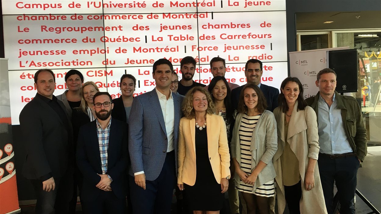 Le conseiller Harout Chitilian et des partenaires d'organismes jeunesse veulent recruter des ambassadeurs jeunesse à Montréal. Le conseiller Harout Chitilian et des partenaires d'organismes jeunesse veulent recruter des ambassadeurs jeunesse à Montréal.