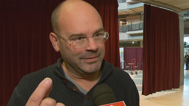 Le responsable du syndicat des employés de soutien, Éric-Jan Zubrzycki. Le responsable du syndicat des employés de soutien, Éric-Jan Zubrzycki.