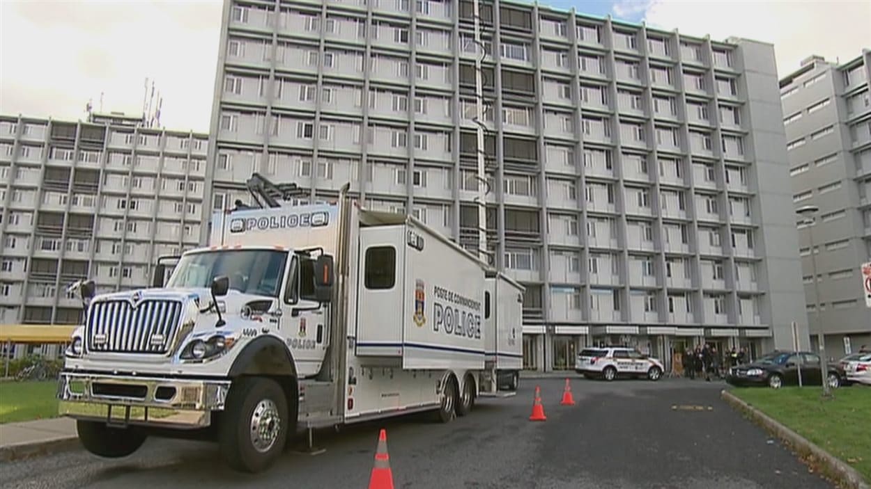 La police enquête concernant des allégations d'agressions et d'introduction par effraction à l'Université Laval. La police enquête concernant des allégations d'agressions et d'introduction par effraction à l'Université Laval.