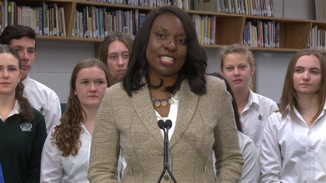 La ministre de l'Éducation Mitzie Hunter La ministre de l'Éducation Mitzie Hunter