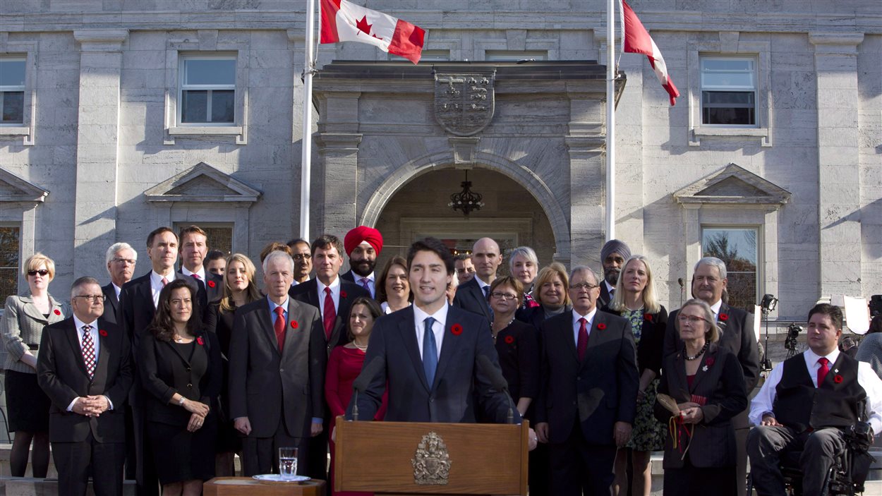 Le premier ministre Justin Trudeau et son cabinet Le premier ministre Justin Trudeau et son cabinet