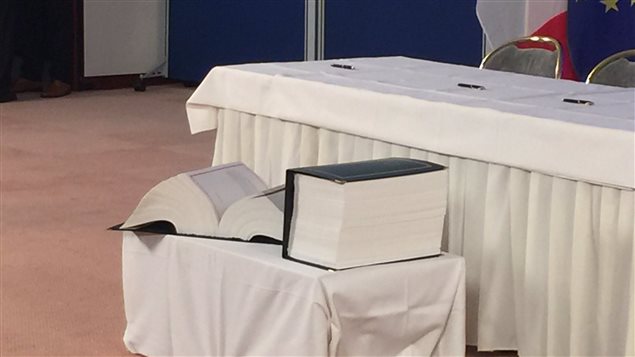 Le texte de l'accord est plutôt long. Le texte de l'accord est plutôt long.