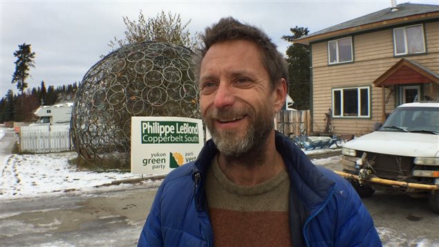 Le candidat du Parti vert du Yukon, Philippe Leblond, croit que les électeurs se soucient davantage d'économie ou d'environnement que de la langue. Le candidat du Parti vert du Yukon, Philippe Leblond, croit que les électeurs se soucient davantage d'économie ou d'environnement que de la langue.