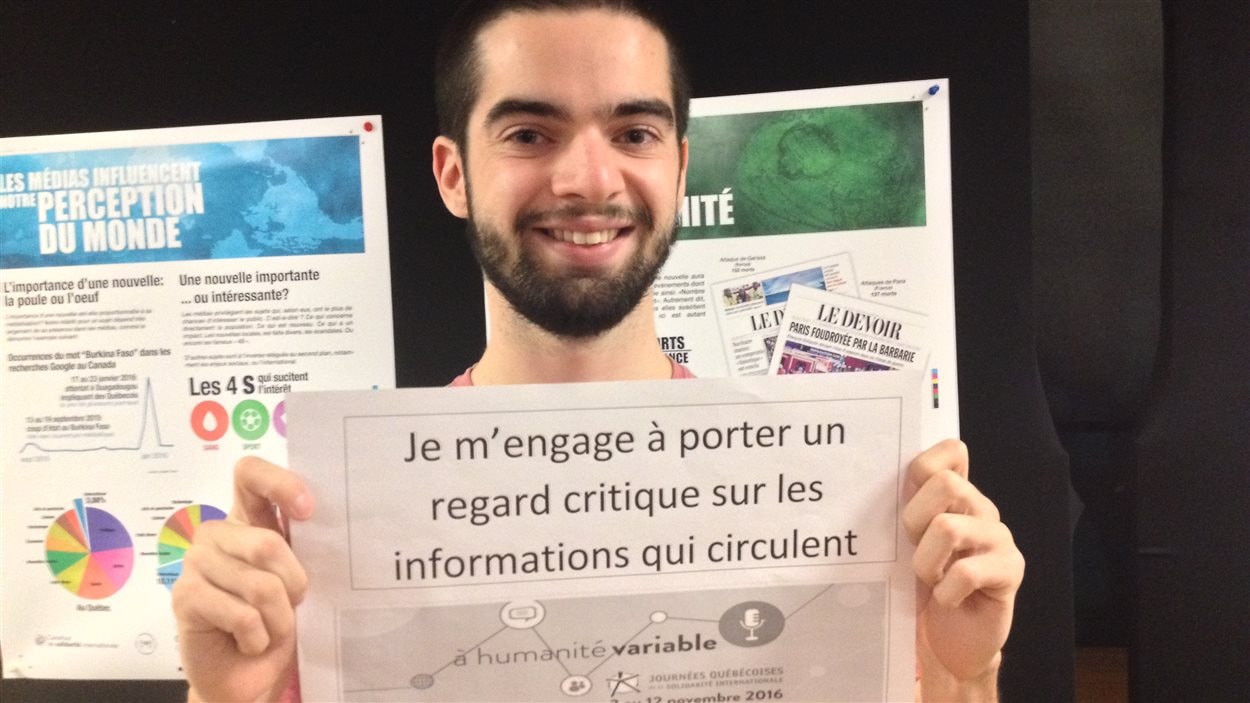 À l'UQAR, des étudiants s'engagent à développer un esprit critique face à l'actualité internationale. À l'UQAR, des étudiants s'engagent à développer un esprit critique face à l'actualité internationale.