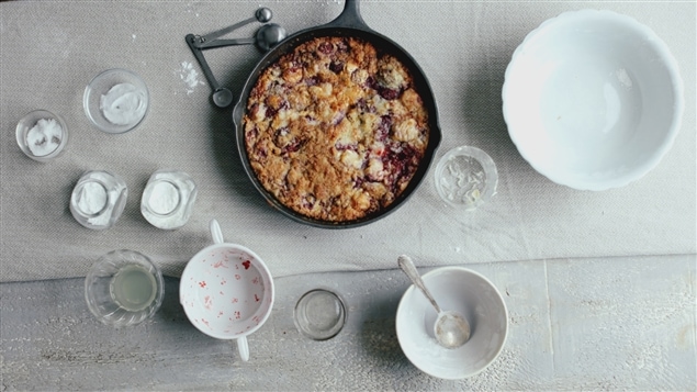 Gateau Aux Litchis Aux Framboises Et Au Chocolat Blanc Trois Fois Par Jour Ici Tou Tv Vero Tv
